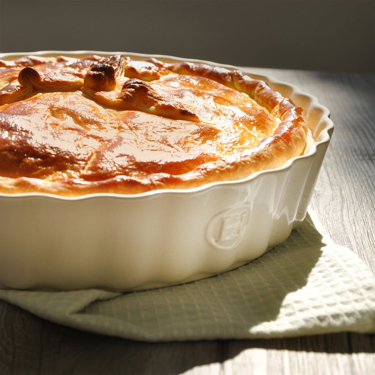 Emile Henry Deep Flan Dish / Clay