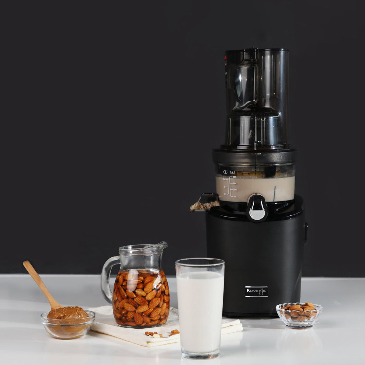 Kuvings REVO830 Cold Press Juicer / Matte Black