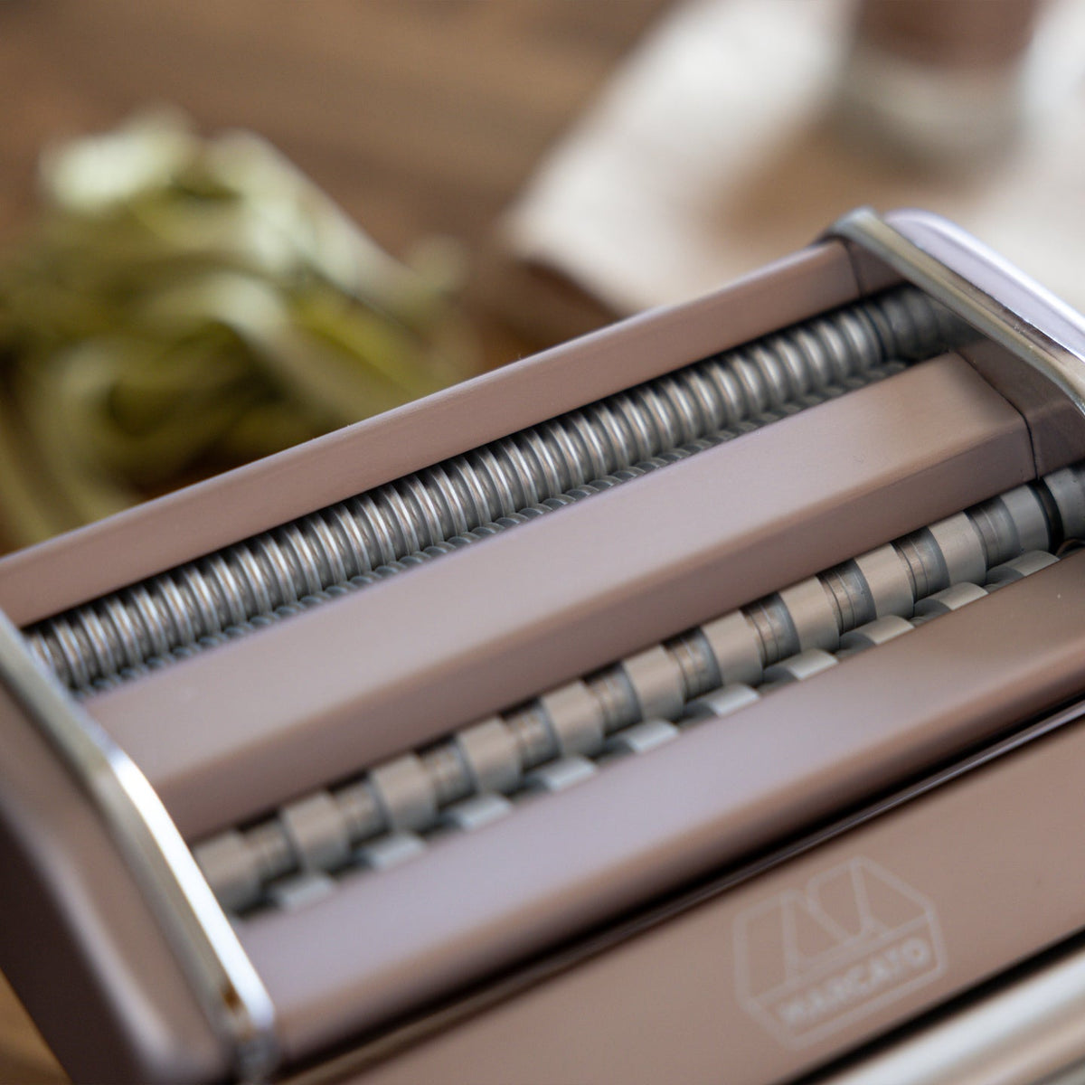 Marcato Atlas 150 Plus Pasta Maker / Powder Pink