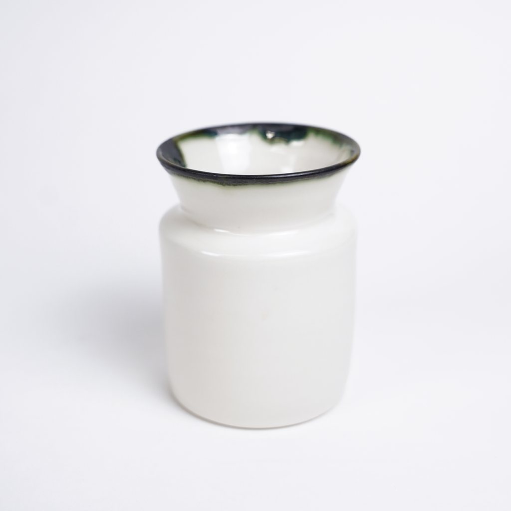 Mihaly & Edit Vase / Green Rim / Cafe