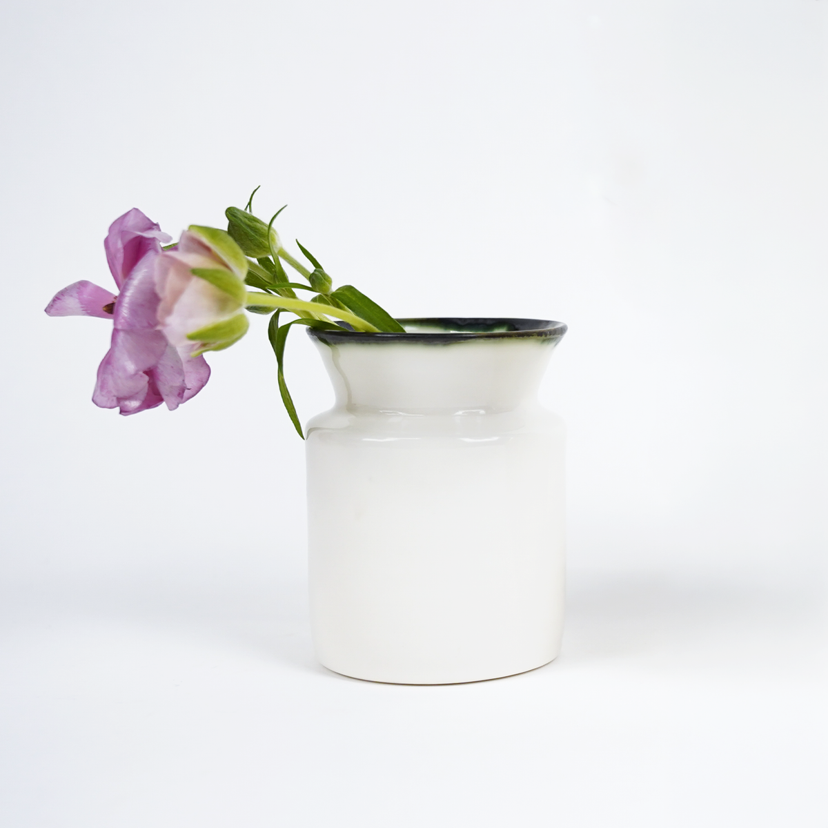 Mihaly & Edit Vase / Green Rim / Cafe