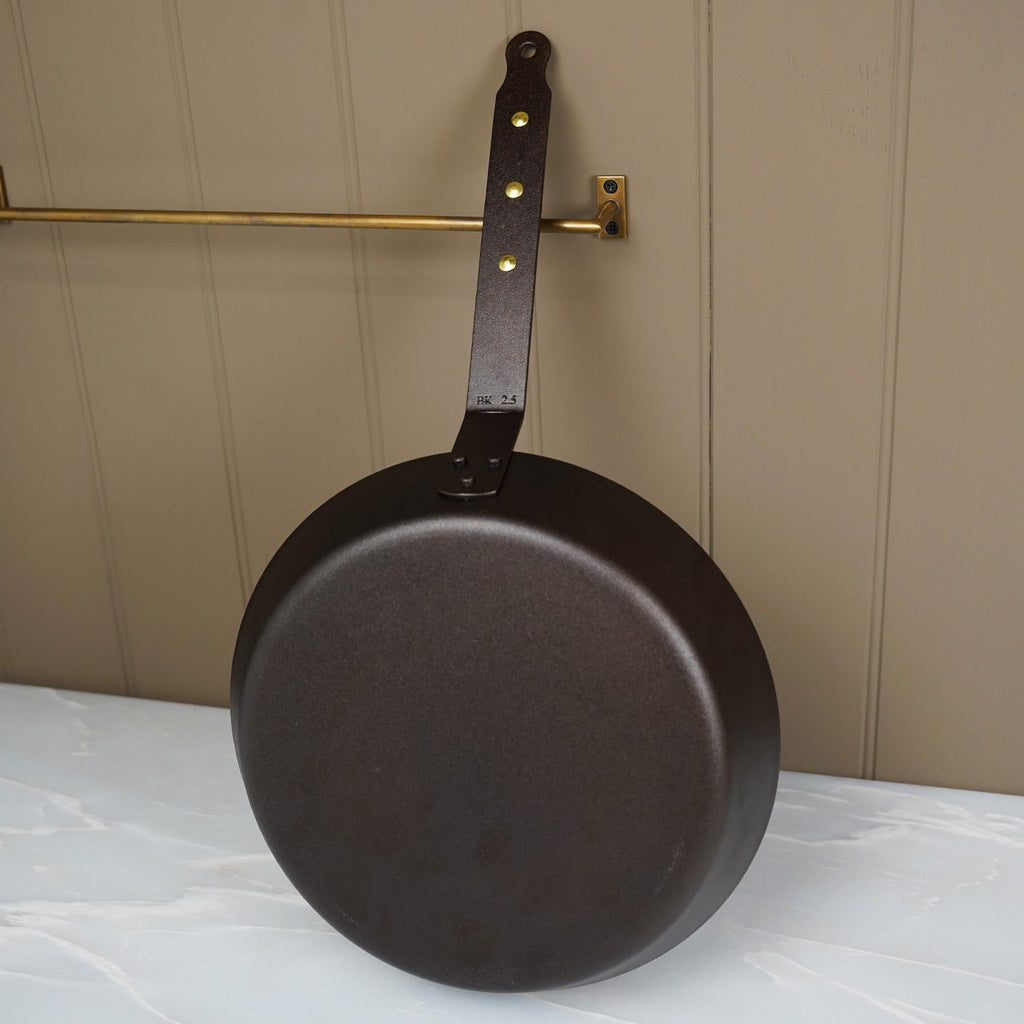 Netherton Foundry x Borough Kitchen Heavy-Duty Frying Pan