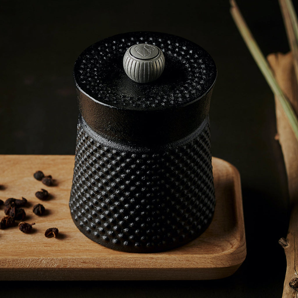 Peugeot Bali Fonte Cast Iron Pepper Mill / Black