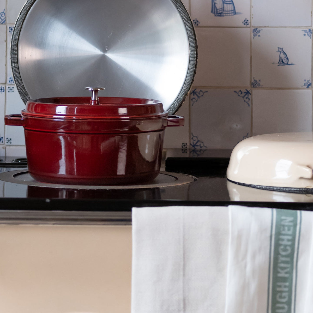 Staub Cast Iron Cocotte / Grenadine