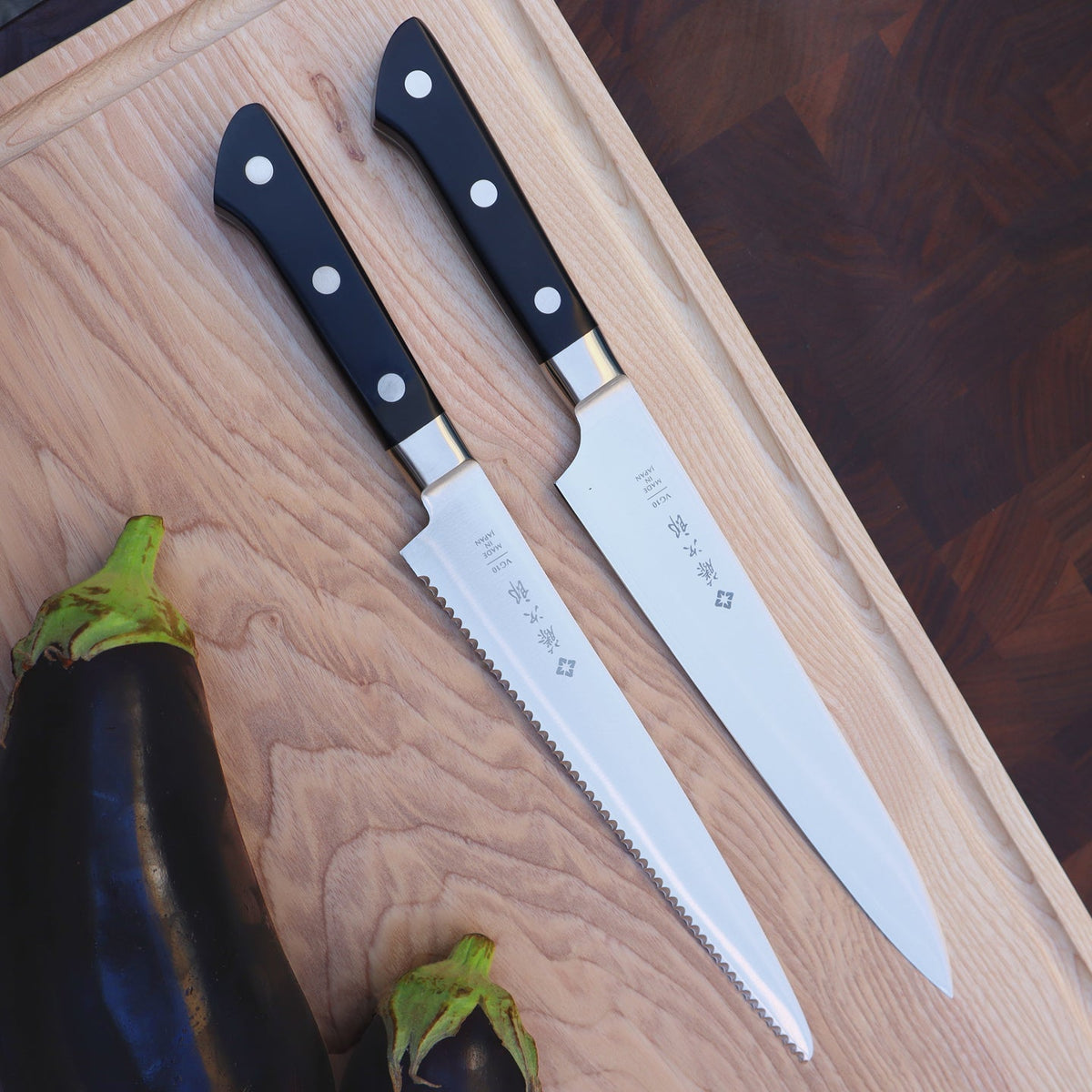 TOJIRO Classic 5 Piece Knife Set / Santoku with Magnetic Knife Block / Oak