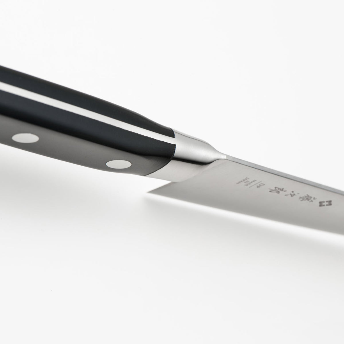 TOJIRO Classic 5 Piece Knife Set / Santoku with Magnetic Knife Block / Ash