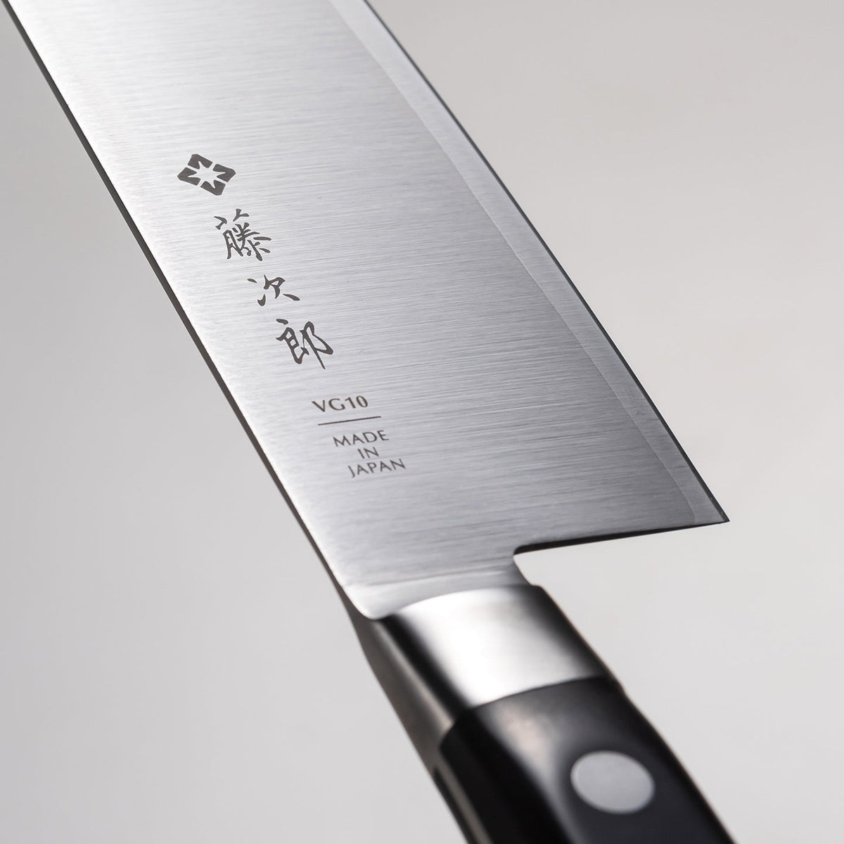 TOJIRO Classic 5 Piece Knife Set / Santoku with Magnetic Knife Block / Ash