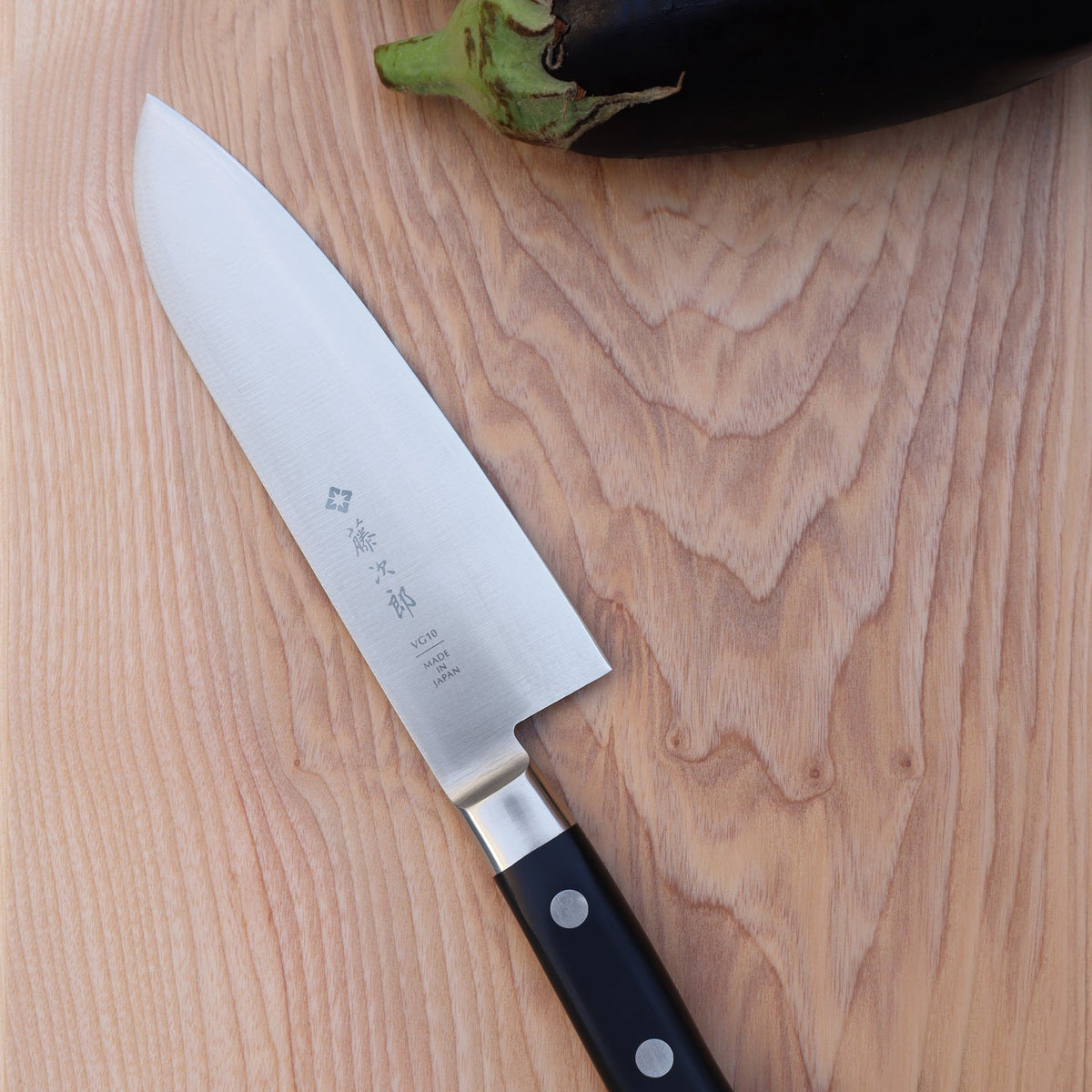 TOJIRO Classic 5 Piece Knife Set / Santoku with Magnetic Knife Block / Oak