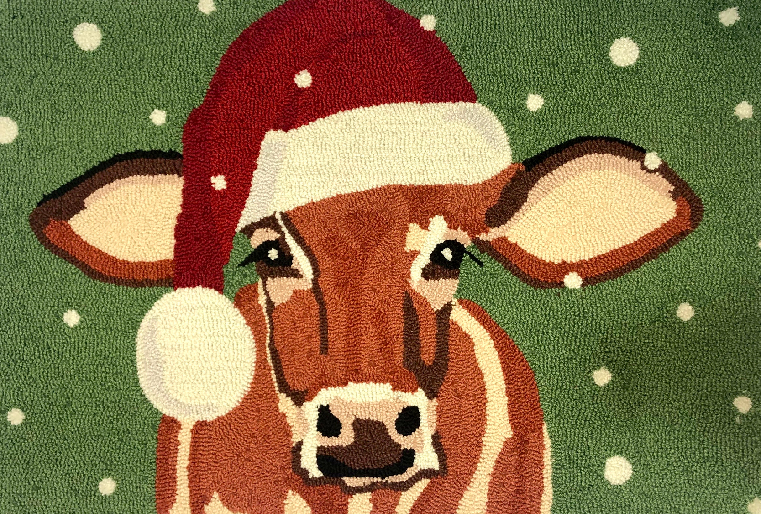 Festive Polypropylene Area Rug with Cow in Santa Hat Design for Indoor Holiday Decor